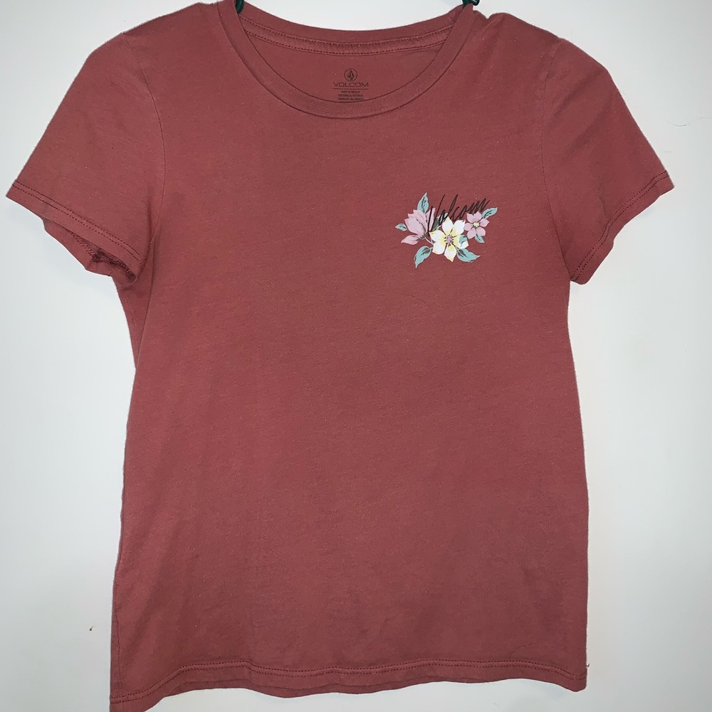 Mauve, Volcom Shirt. Size small. Worn a couple of times.